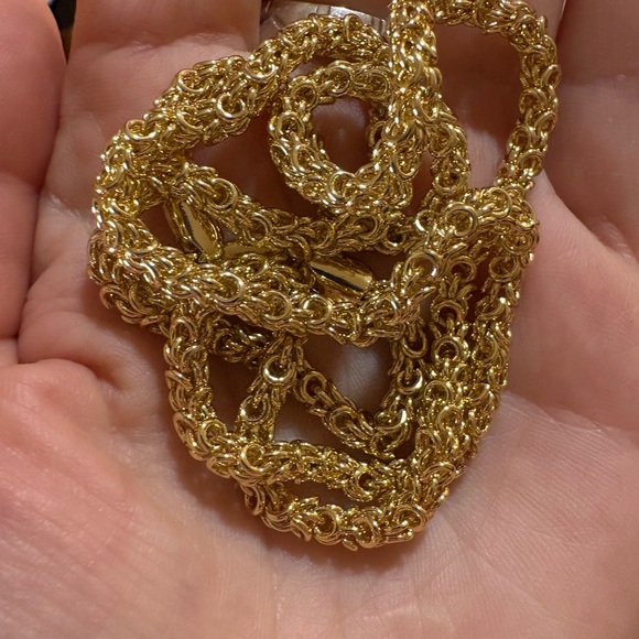 New‎ 18k Gold plated  Necklace 21.5 inch length and 5 mm thick - Picture 3 of 5